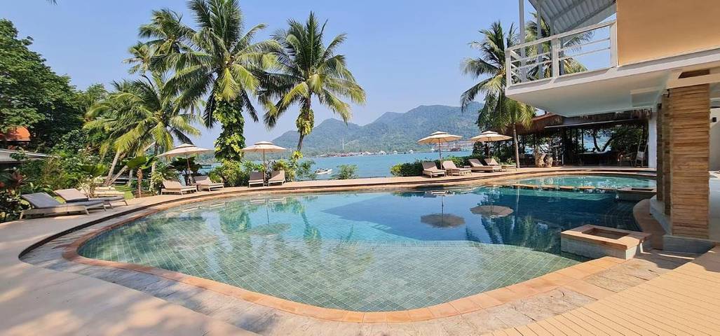 Vakantiepark voor 3 personen, with zwembad and kinderzwembad as well as tuin and uitzicht, met huisdier op Koh Chang