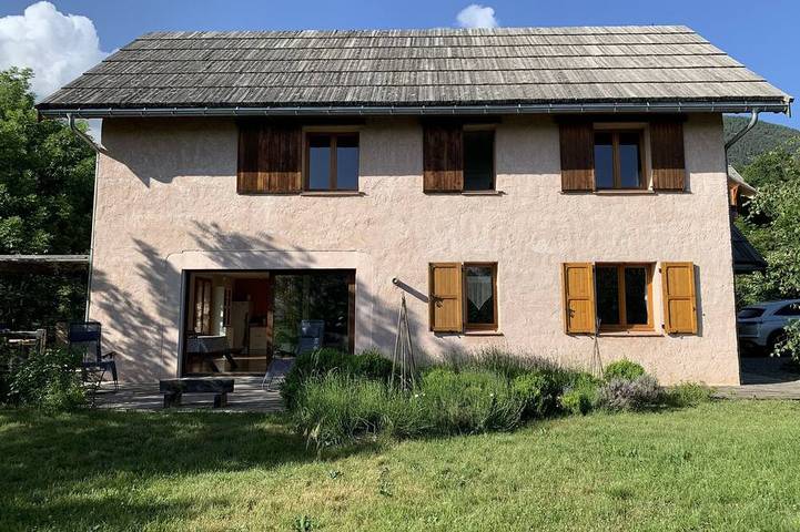 Location de vacances pour 13 personnes, avec Terrasse et Jardin à Puy-Saint-Eusèbe