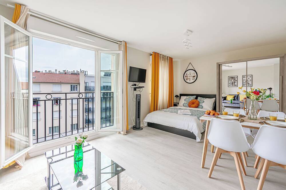 Entire apartment, Cosyhome - Bright Studio Fully Equipped 10 min from Cdg and 20 min from Paris in Aulnay-sous-Bois, Seine-Saint-Denis
