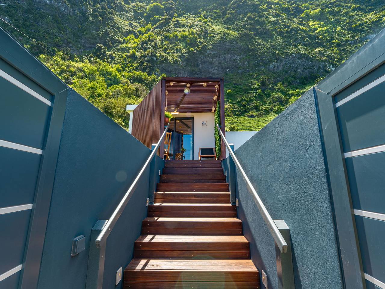Modernes Studio, Terrasse mit Meerblick und Zugang zur Brandung in São Vicente (Madeira), Madeira