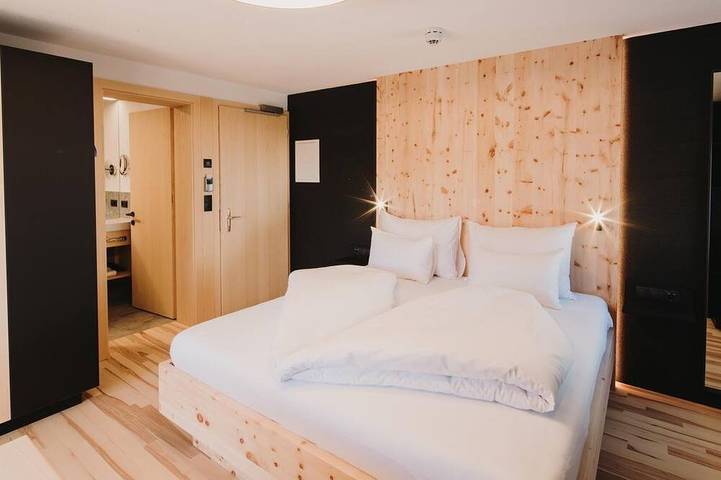 Chambre d’hôte pour 2 personnes, avec jardin ainsi que sauna et piscine à Warth