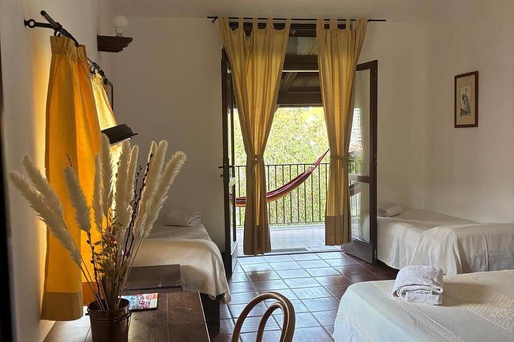 Agriturismo Lago Bracciano - Room Viola in Anguillara Sabazia, Lago di Bracciano