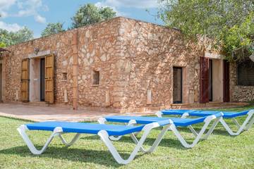 Finca für 4 Personen, mit Terrasse und Garten in S'Alqueria Blanca