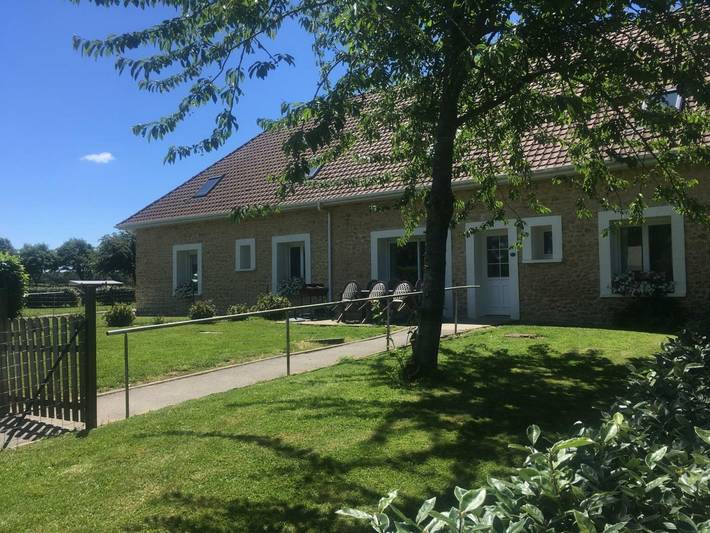 Gîte pour 10 personnes, avec jardin