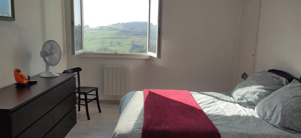 Gîte pour 4 personnes, avec vue et jardin à La Bridoire - 4