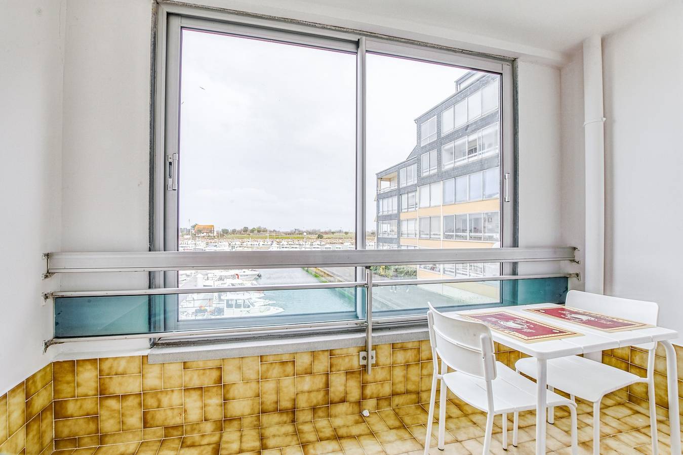 Appartement entier, Appartement de vacances pour 4 personnes avec balcon in Courseulles-Sur-Mer, Région De Caen