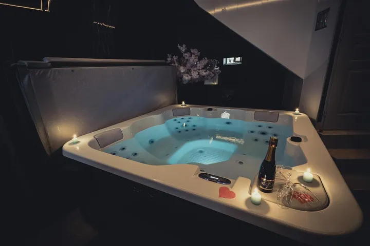 Apartamento de vacaciones para 2 personas, con jardín y jacuzzi, Se admiten mascotas - 1