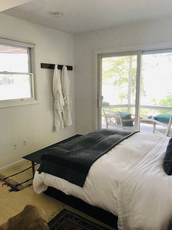 Mid-Century Waterfront House ganzjähriger Rückzugsort in East Hampton in Springs, Hamptons