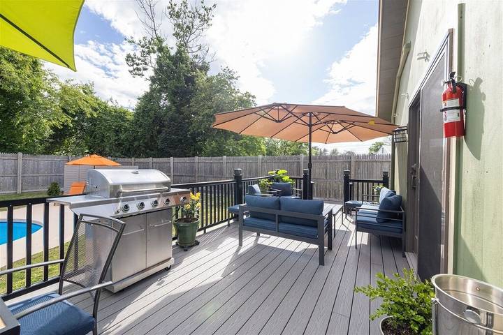 Vacation rental for 13 people, with yard and balcony in Wells (Maine)