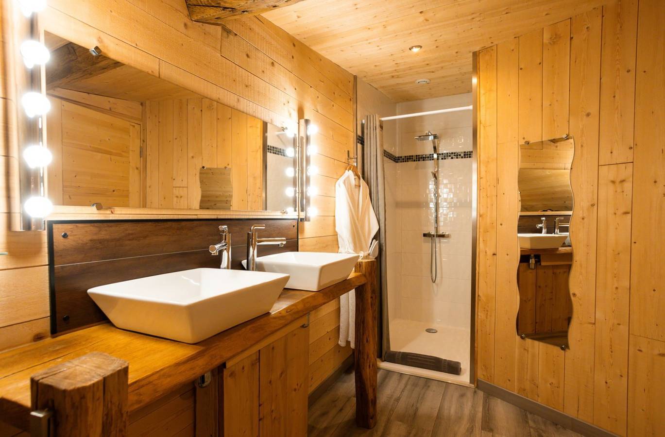 Maison d'Hôtes & Spa La Boucotte - Chambre Epinette in Vellerot-lès-Vercel, Jura Francais