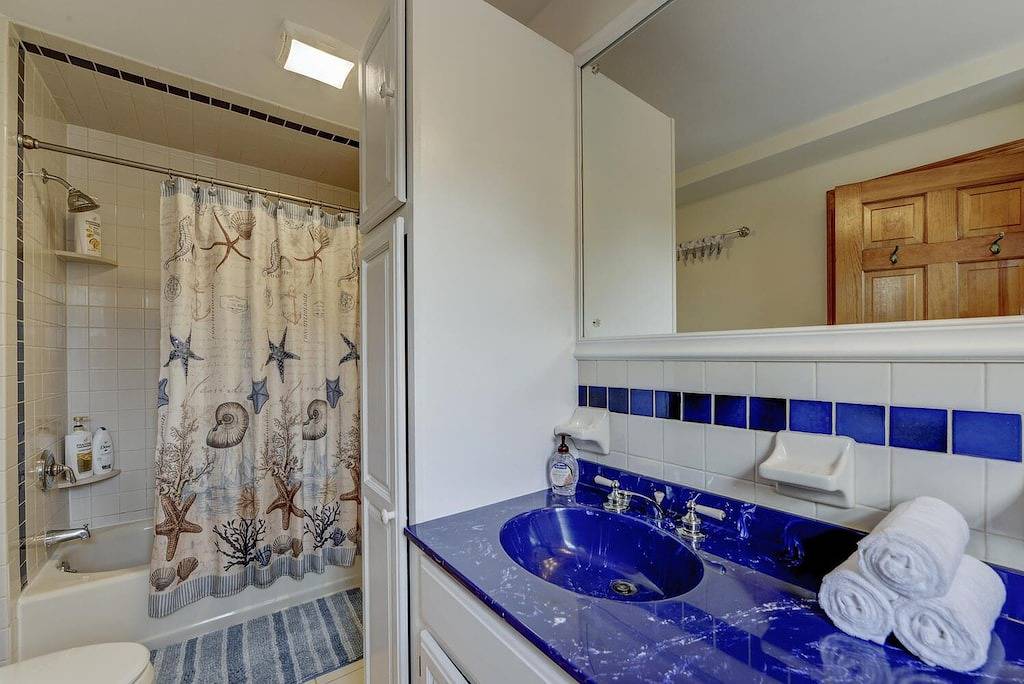 Das exklusive Luxushaus in der Stadt befindet sich in der Nähe von allem, was Princeton zu bieten hat in Princeton Township, Mercer County