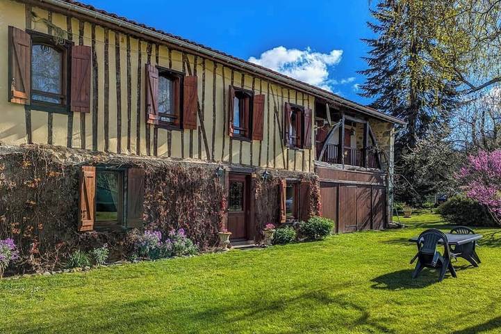 Location de vacances pour 5 personnes, avec jardin dans Izaut-de-l'Hôtel