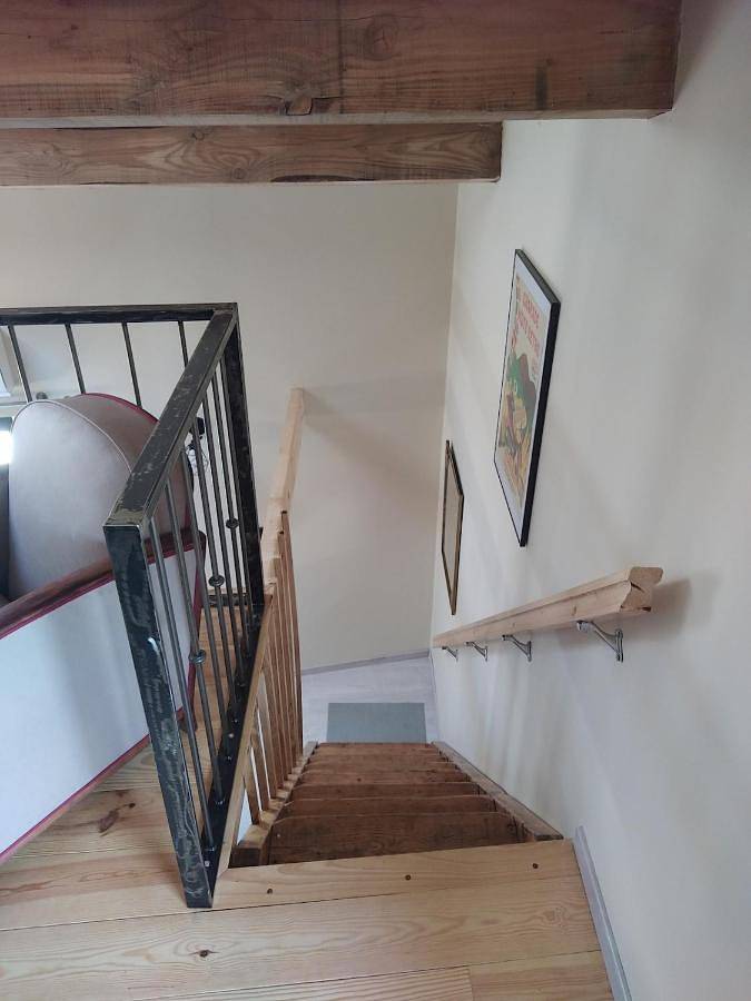 Location de vacances pour 2 personnes, avec piscine ainsi que vue et terrasse à Manglieu - 2