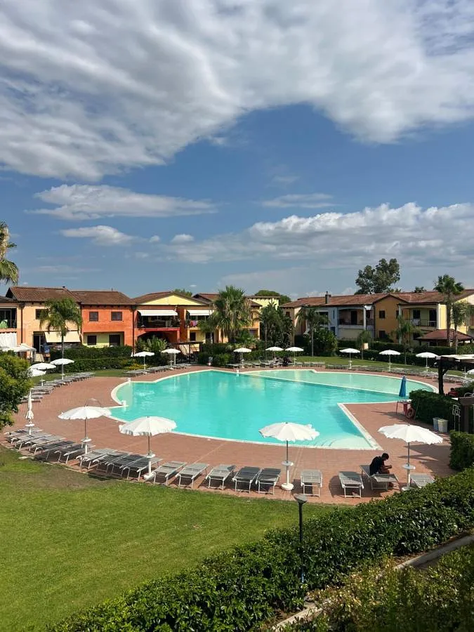 Apartamento de vacaciones para 5 personas, con piscina además de vistas y jardín - 1