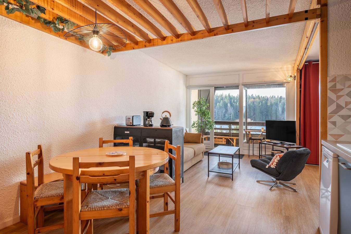 Studio entier, Appartement 'Évasion Douce Désign' avec vue montagne, jardin commun et Wi-Fi in Villard-de-Lans, Parc naturel régional du Vercors