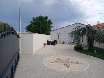 Gîte pour 3 personnes, avec jardin dans Nuaillé-d'Aunis