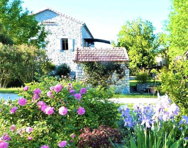 Gîte pour 3 personnes, avec jardin ainsi que vue et terrasse à Villeneuve-de-Berg - 2