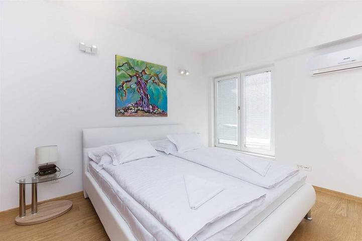 Villa pour 12 personnes, avec balcon ainsi que jacuzzi et jardin à Punat - 3