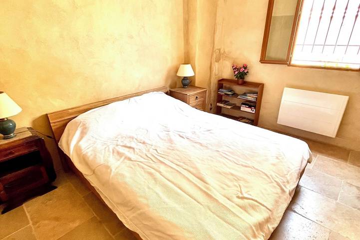 Charming stone house on the borders of Provence and moments from Uzes in Saint-Hippolyte-de-Montaigu, Nimes und Umgebung