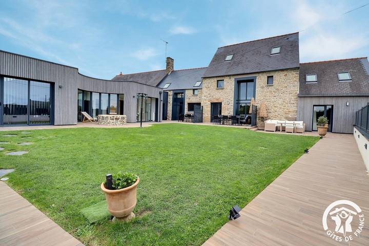 Gîte pour 4 personnes, avec jacuzzi ainsi que sauna et jardin