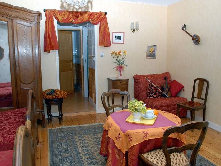 Habitaciones amplias con baño, salón con chimenea, jardín relajante - Lorena in Watronville, Verdún