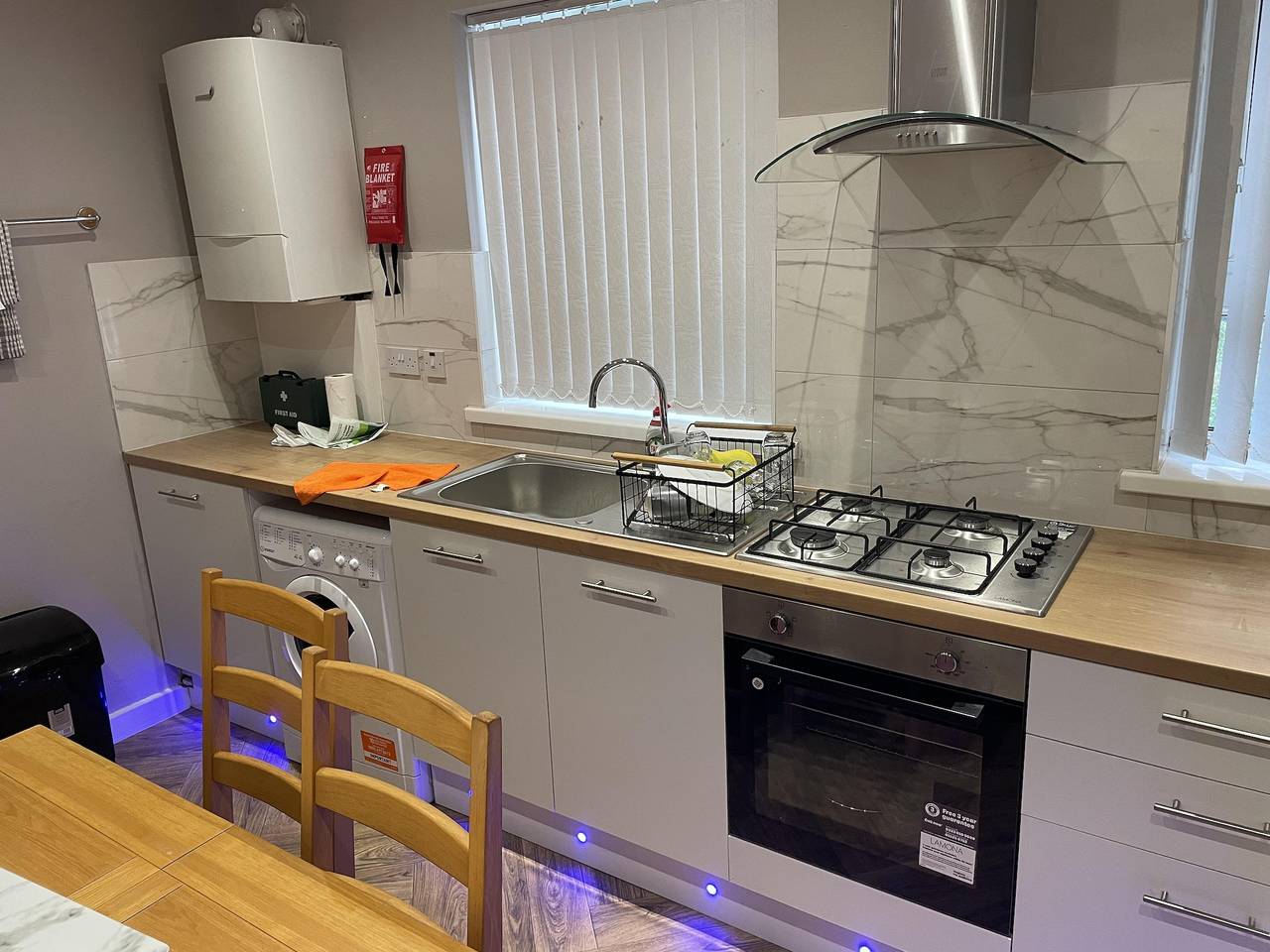 3 Bed House - Sleeps 5 - Parking - Wifi in Bradford, Yorkshire del Oeste