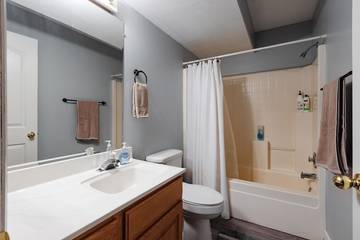 Vacation Home for 30 Guests in Hurricane, Zion National Park, Picture 4