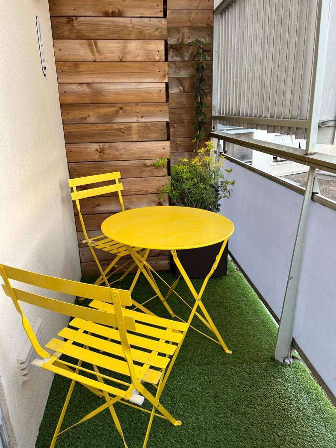 Appartement entier, Ver t chez nous Parking privé ascenseur balcon in Périgueux, Périgord Blanc