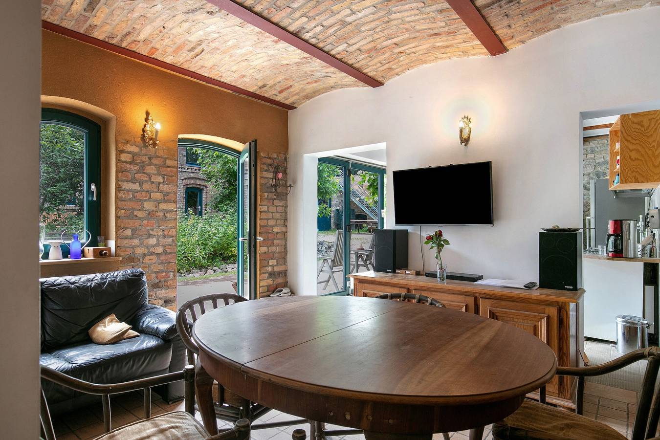 Villa 'Seminarhaus' mit Gemeinschaftsterrasse, Gemeinschaftsgarten und Wlan in Bochow, Groß Kreutz
