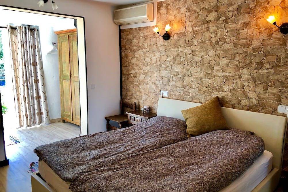 Villa in Costa d'en Blanes with beautiful Sea view and pool in Costa d'en Blanes, Calvià