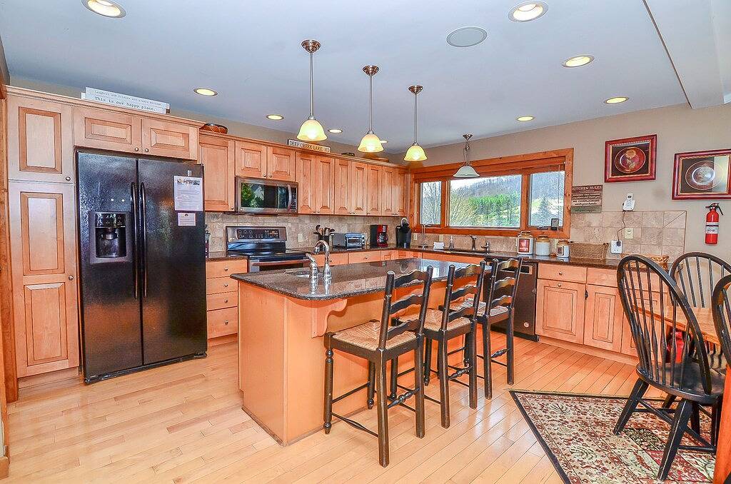 Rapture- Lake Access Home In der Nähe von Wisp Resort w / Community Dock Slip in McHenry, Deep Creek Lake