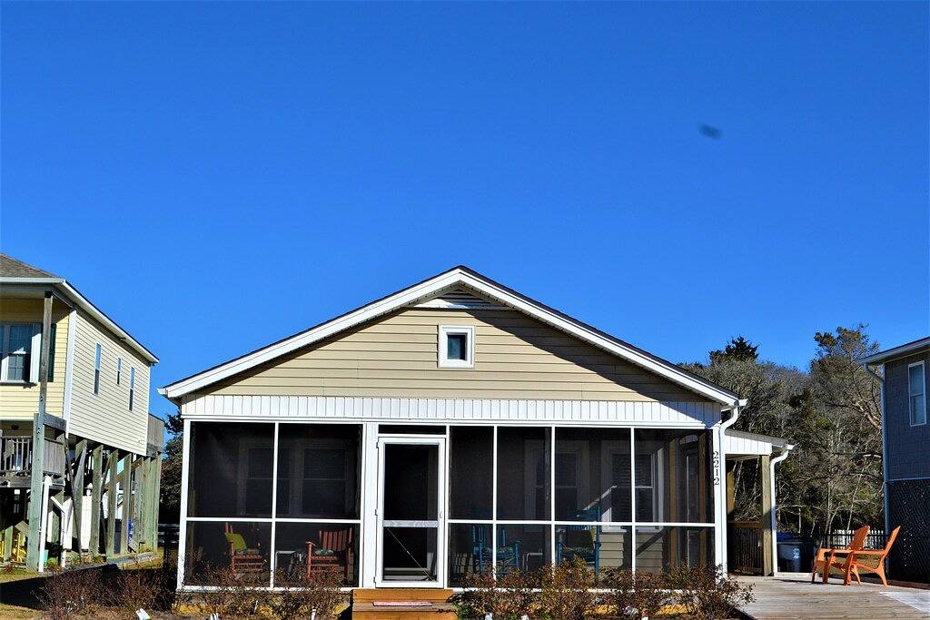 Oak Island Beach House -- Sand, Sun, and Fun Just Steps Away!! in Oak Island (NC), Brunswick County