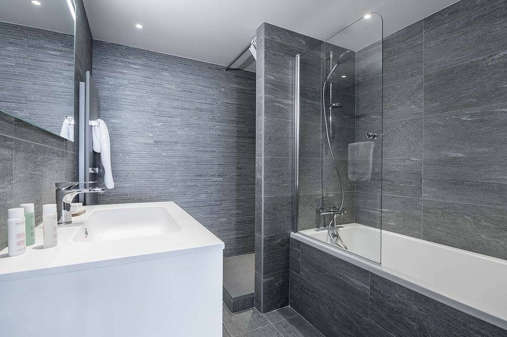 Entire apartment, Courchevel 1550 - Apartment 6/7 pers. with Wi-Fi, pets allowed, parking in Saint-Bon-Tarentaise, Massif de la Vanoise