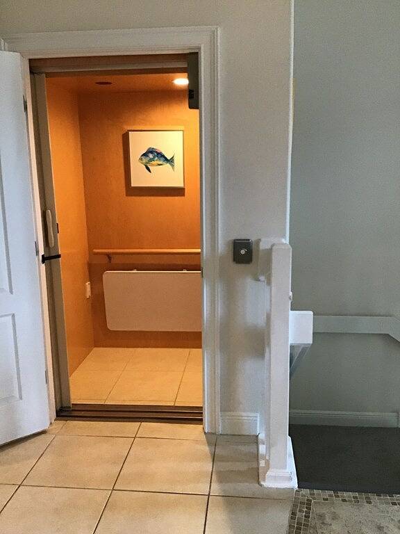 Vacation rental for 12 people, with pool and balcony as well as hot tub in Clearwater
