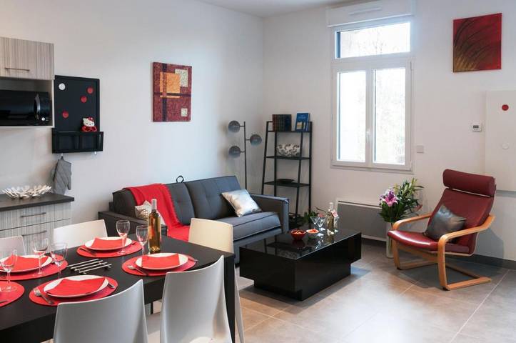 Maison d’hôte pour 7 personnes, avec vue et terrasse ainsi que jardin et piscine à Frontignan - 2