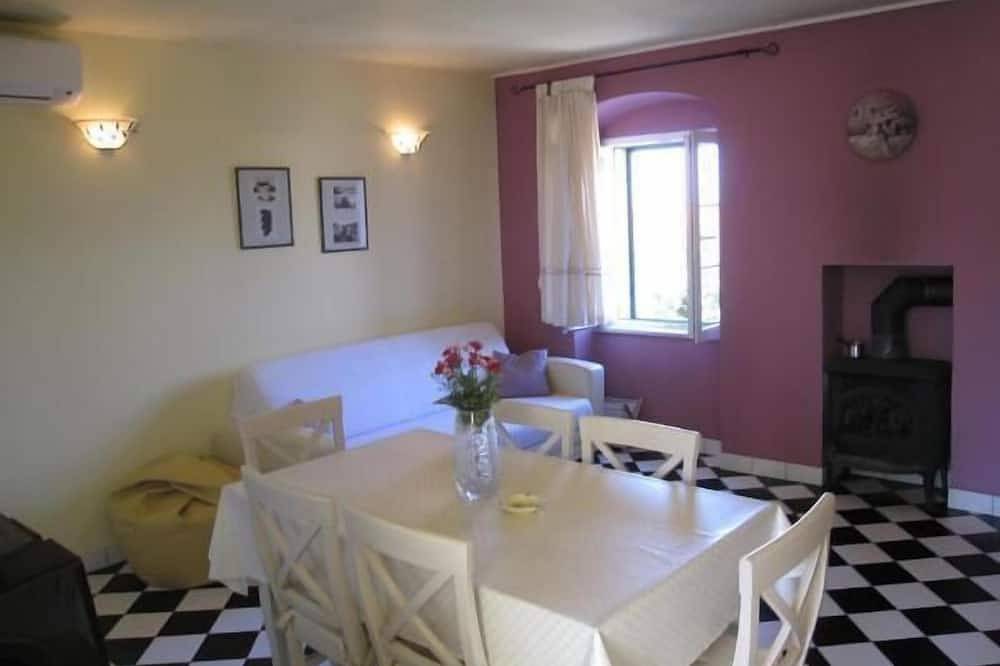 Entire apartment, Apartment Glavica- Two Bedroom Apartment with Terrace in Supetar, Brac