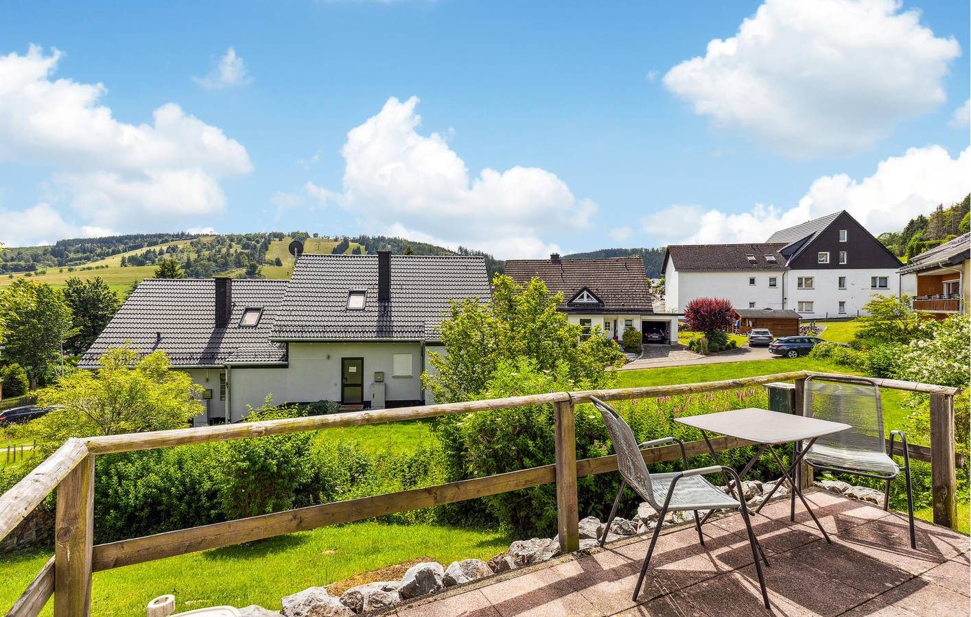 Ganze Ferienwohnung, Willingen Erdgeschosswohnung mit Parkplatz & Terrasse in Willingen, die Mittelgebirge