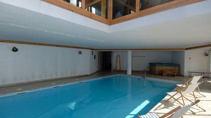 Cottage pour 6 personnes, avec piscine ainsi que balcon/terrasse et sauna, animaux acceptés dans Office De Tourisme De Notre Dame De Bellecombe