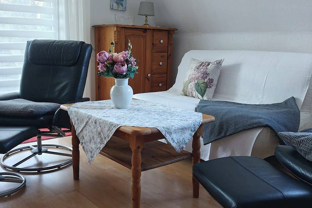 Ganze Wohnung, Gemütliche Fewo für Paare oder kleine Familien mit Dachterrasse und Balkon in Zetel, Südliche Nordseeküste