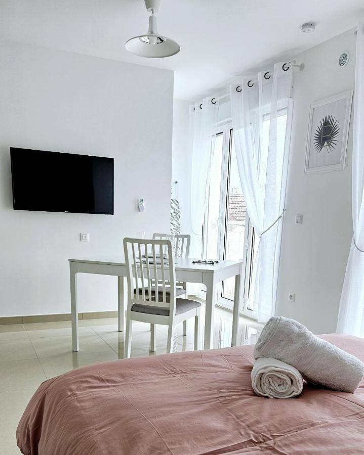 Appartement entier, One-Bedroom Apartment in Champlan, Essonne