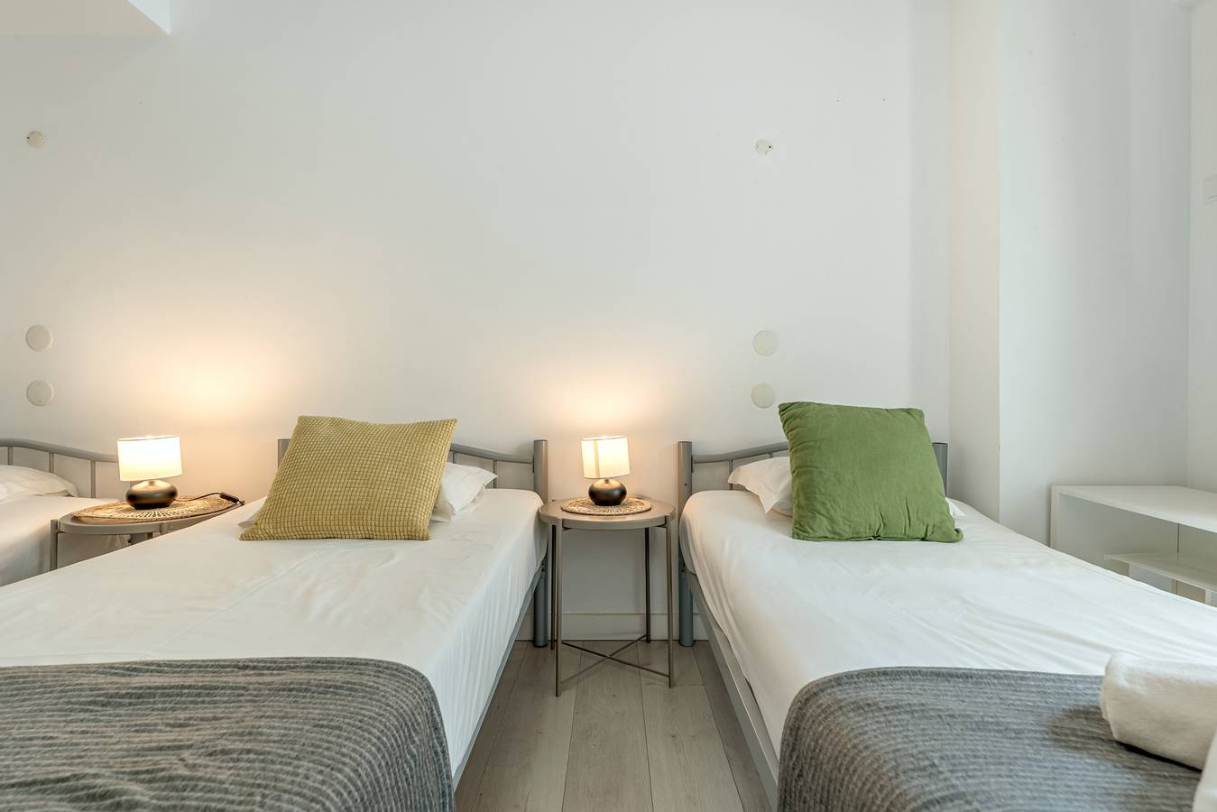 Entire holiday apartment, Holiday apartment for 3 people with terrace in Lapa, Lisbon