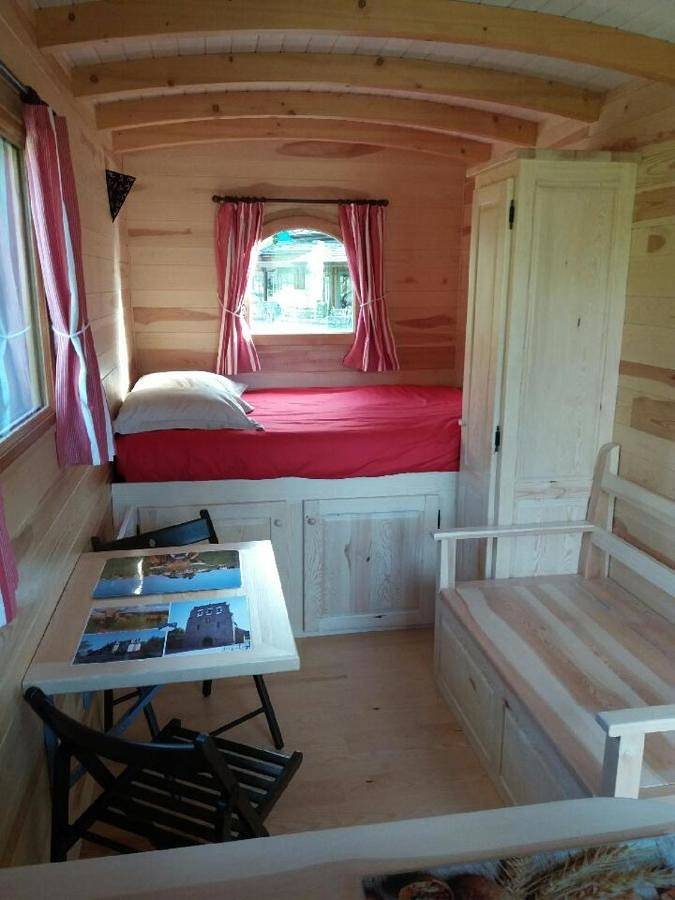 Camping pour 3 personnes, avec jardin, animaux acceptés dans L'Aubrac - 2