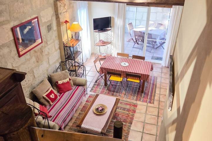 Gîte pour 5 personnes, avec Balcon et Piscine dans Albaron