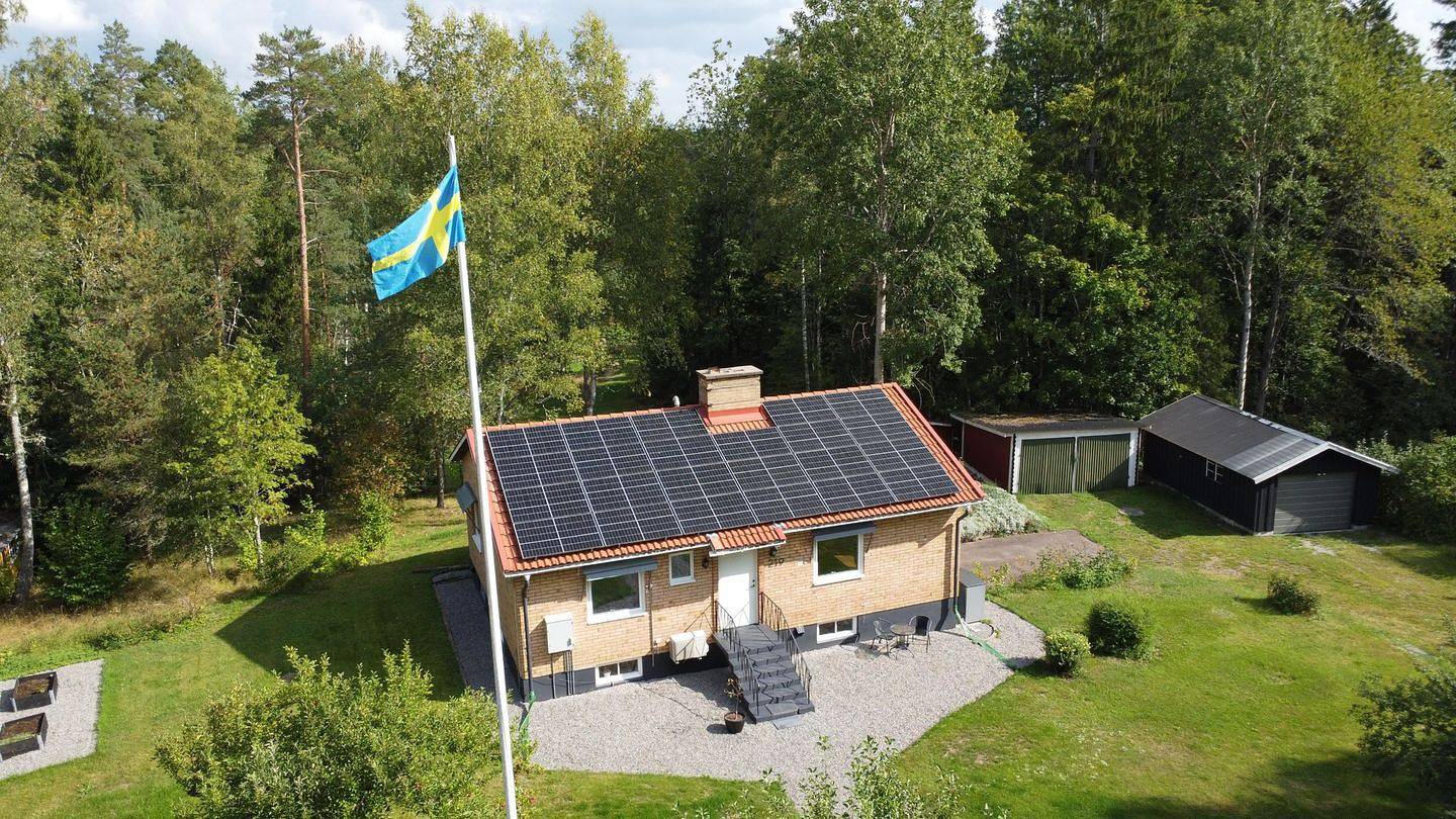 Villa Orreforshult – Ferienhaus mit eigenem Weiher & Kamin bei Orrefors in Orrefors, Nybro und Umgebung