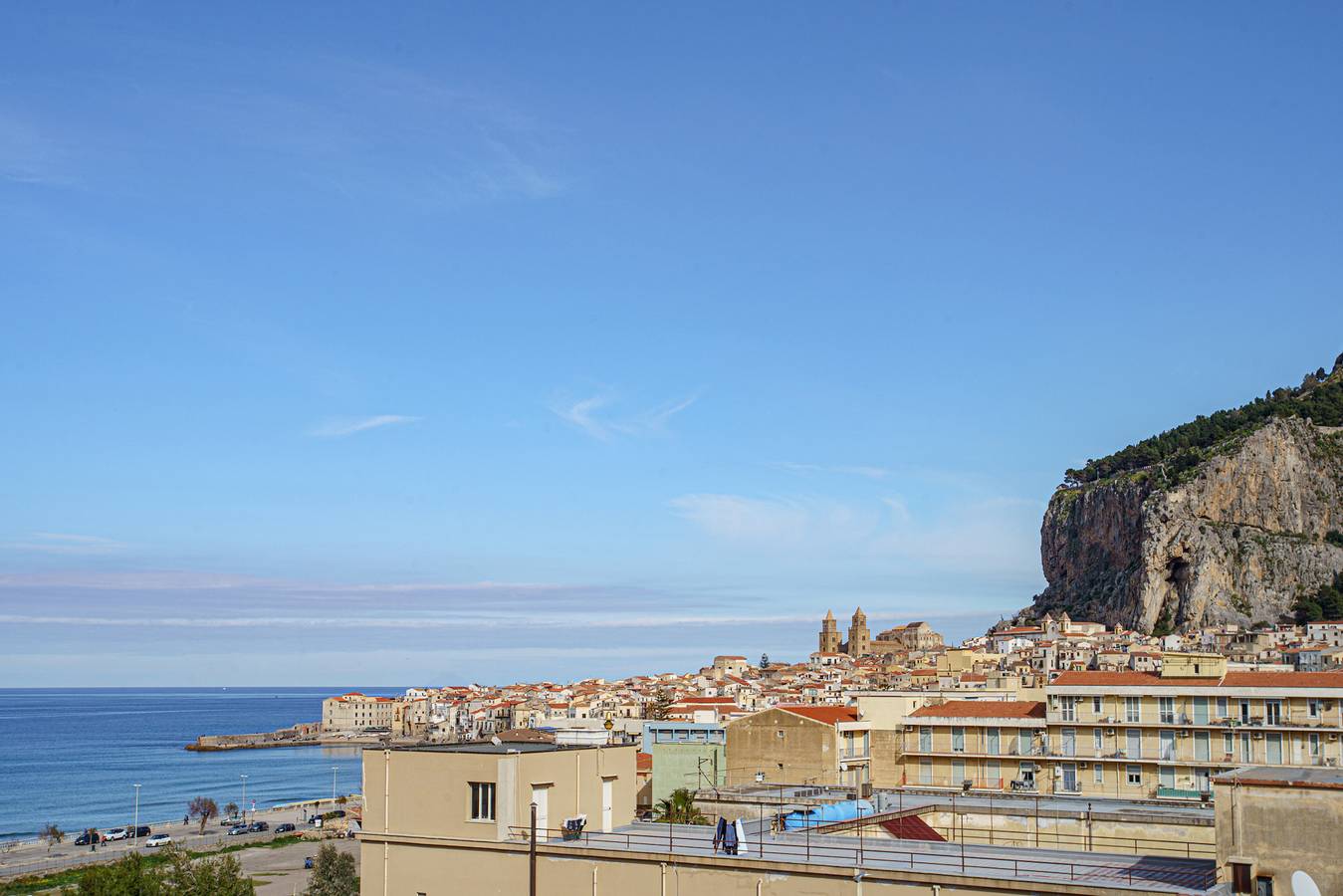 Apartamento vacacional entero, Seaview Rooms in the city center - Queen Room in Cefalú, Cefalù (Municipio)