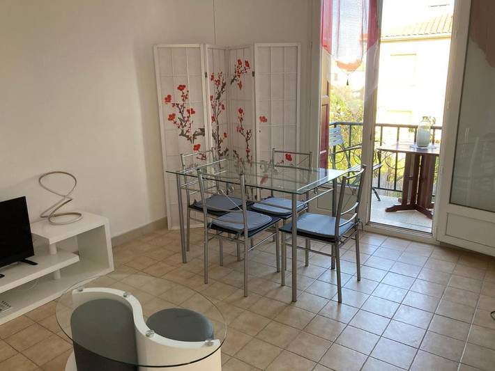 Gîte pour 3 personnes, avec vue ainsi que jardin et balcon à Prades - 4