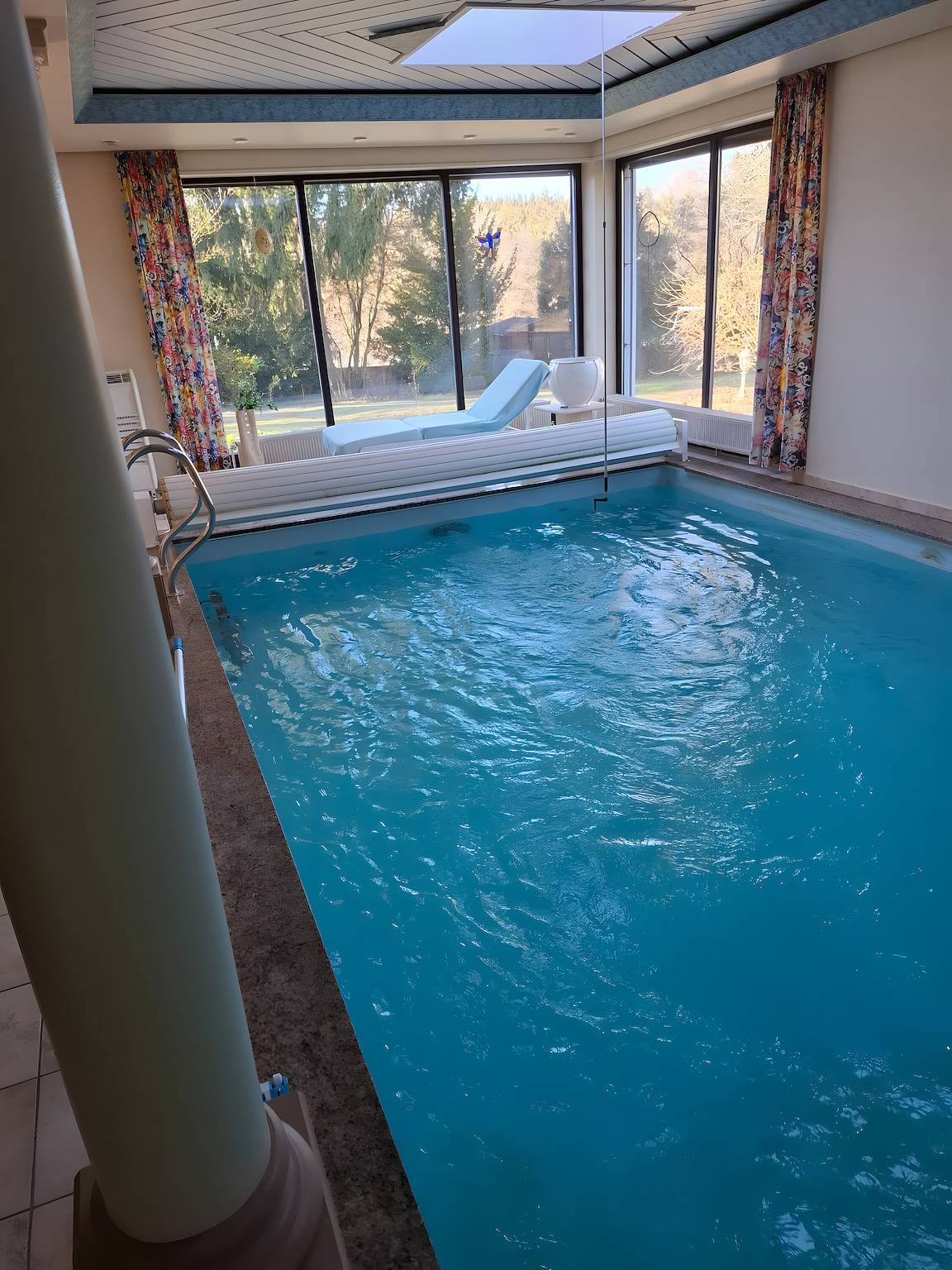Holiday Home 'Mit Schwimmhalle' with Private Terrace, Private Garden and Wi-Fi in Burgthann, Franconia