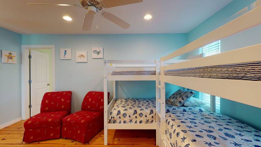 Vacation home for 12 people, with pool in Port Aransas