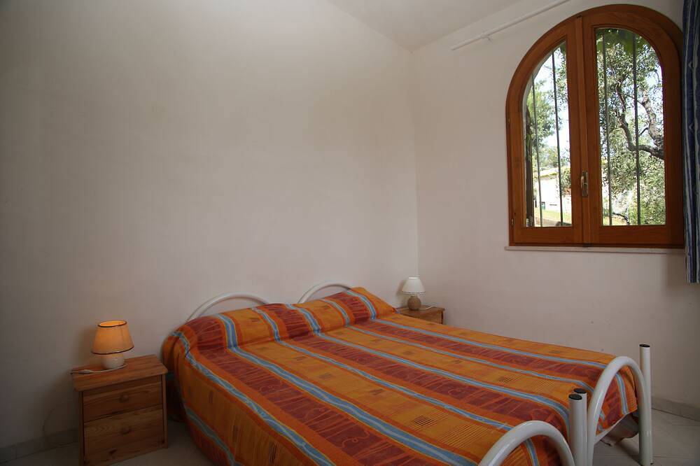 Villa with large garden and panoramic view, near the sea in Scialara o Castello, Vieste