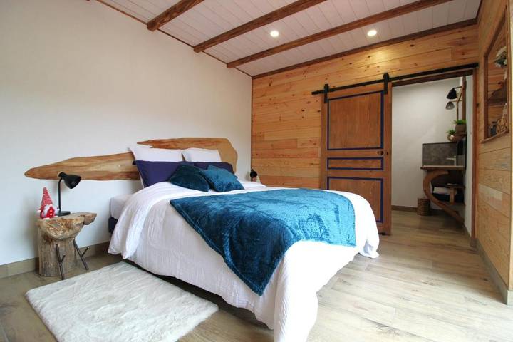 Chambre d’hôte pour 2 personnes, avec terrasse ainsi que vue et jardin